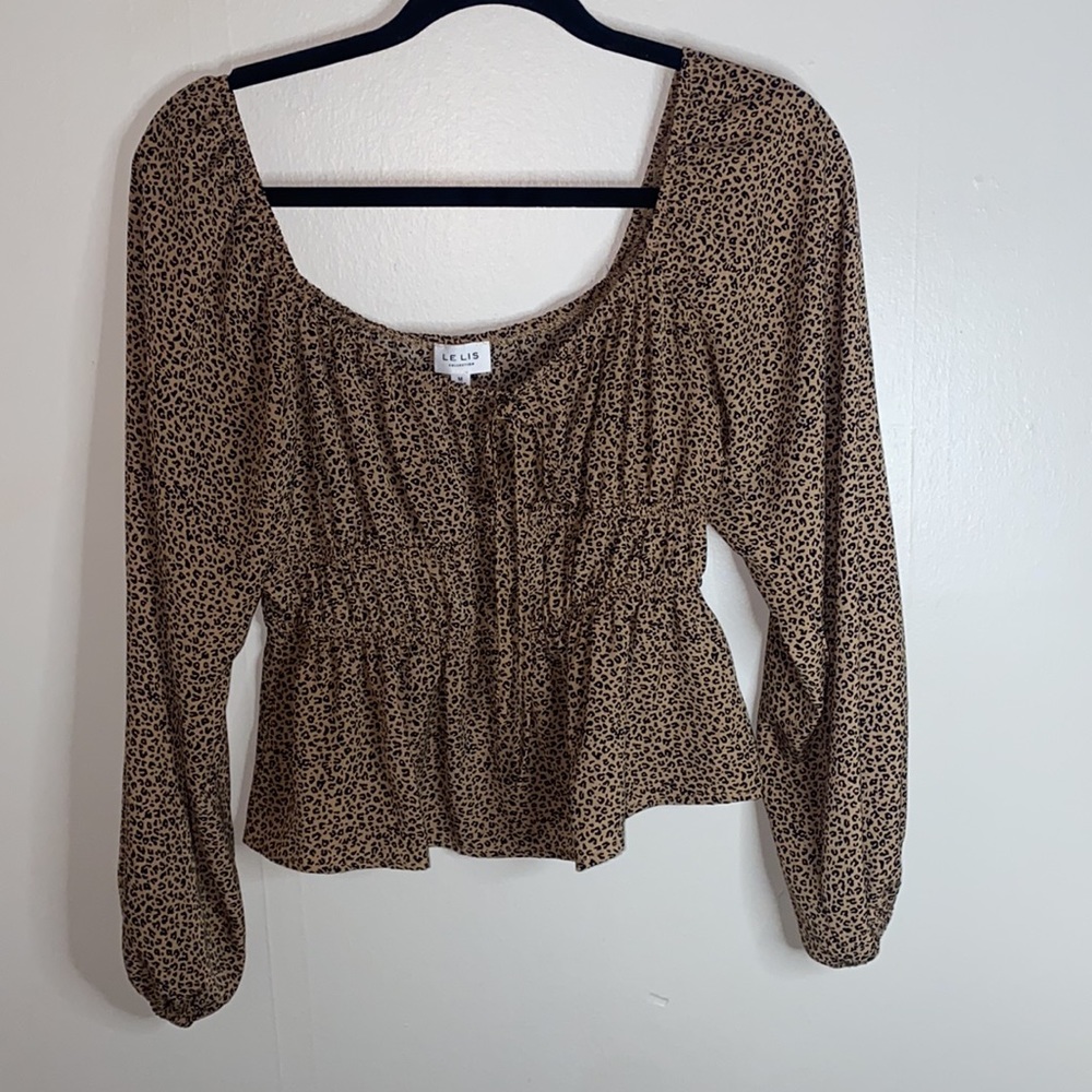 🛍️Cheetah flowy top!
